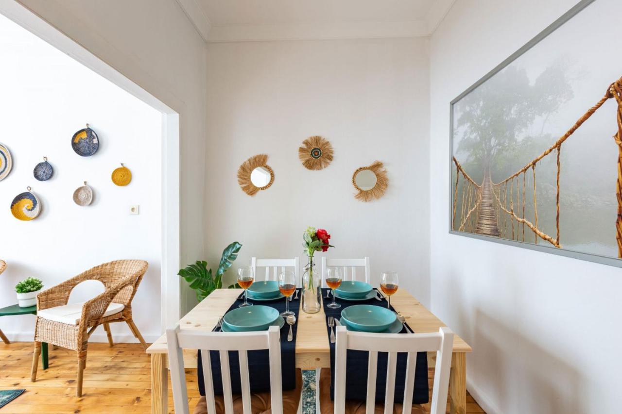 Colorful Flat With Excellent Location Near Trendy Attractions In Kadikoy Apartamento Istambul Exterior foto