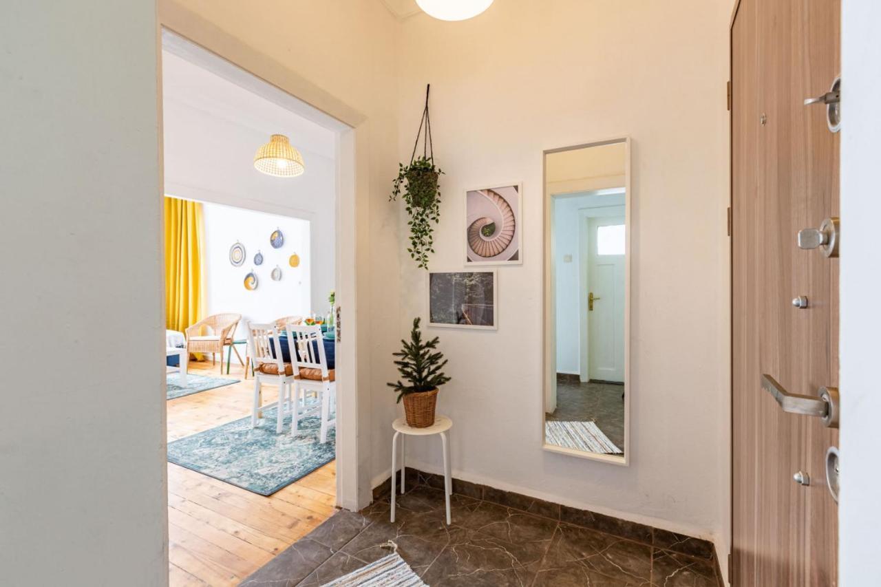 Colorful Flat With Excellent Location Near Trendy Attractions In Kadikoy Apartamento Istambul Exterior foto