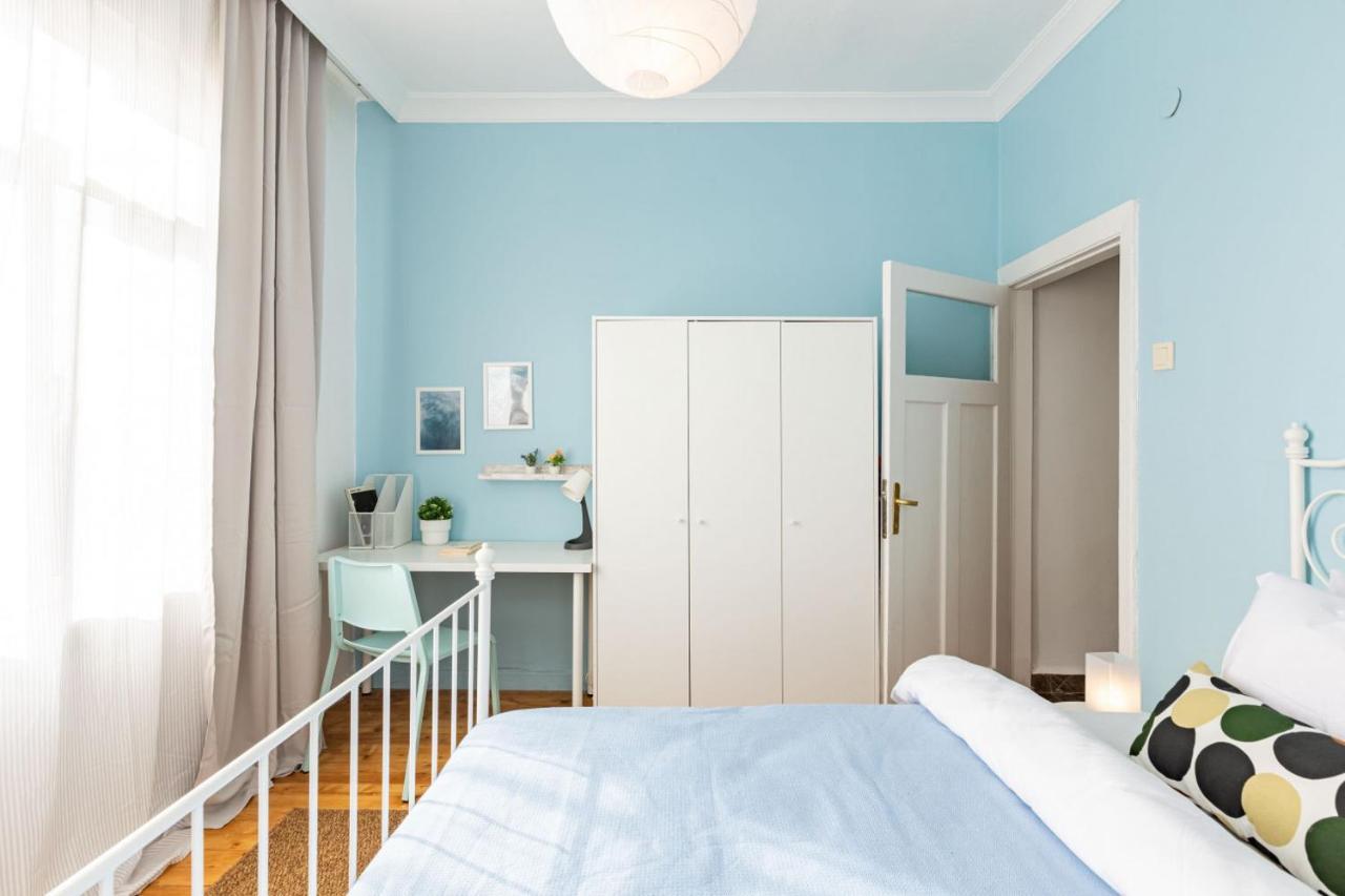 Colorful Flat With Excellent Location Near Trendy Attractions In Kadikoy Apartamento Istambul Exterior foto