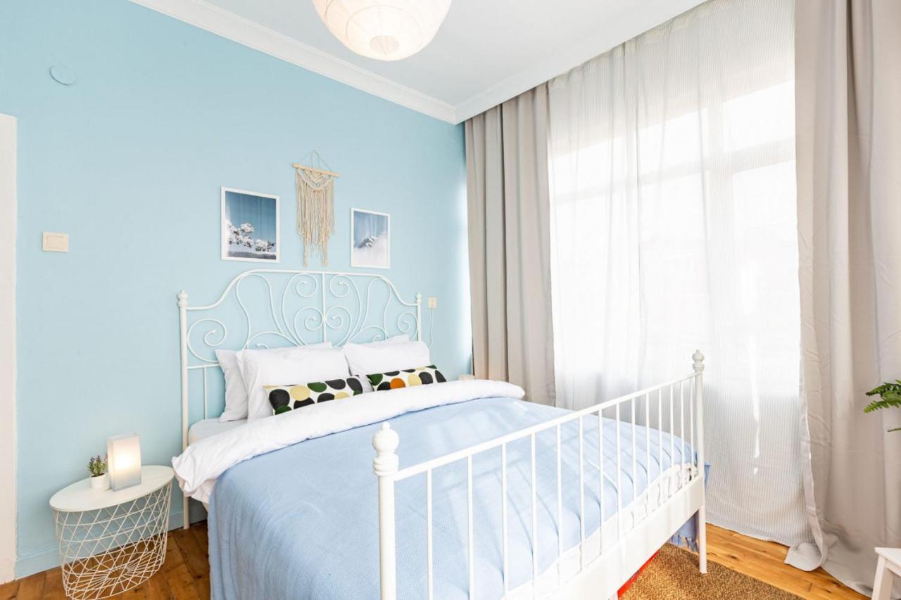Colorful Flat With Excellent Location Near Trendy Attractions In Kadikoy Apartamento Istambul Exterior foto