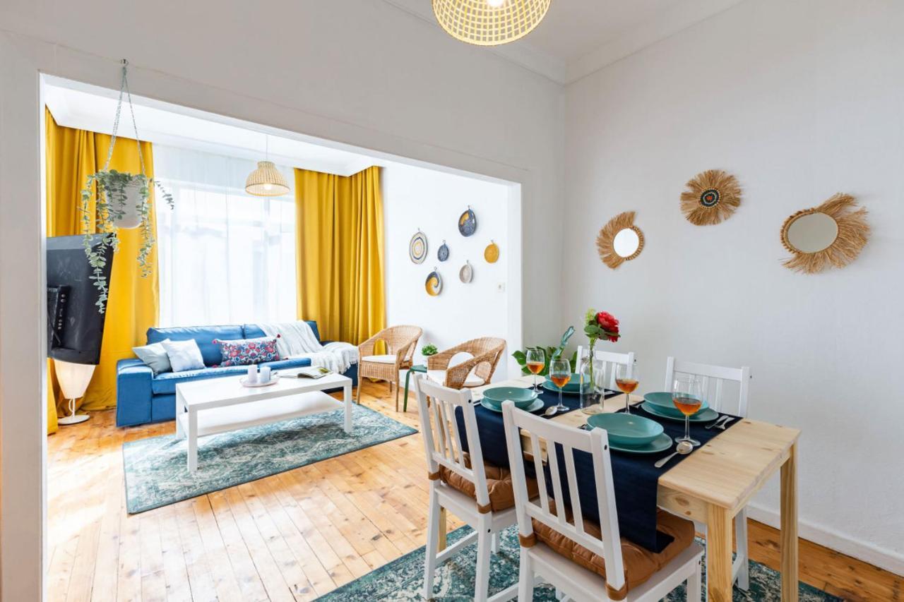 Colorful Flat With Excellent Location Near Trendy Attractions In Kadikoy Apartamento Istambul Exterior foto